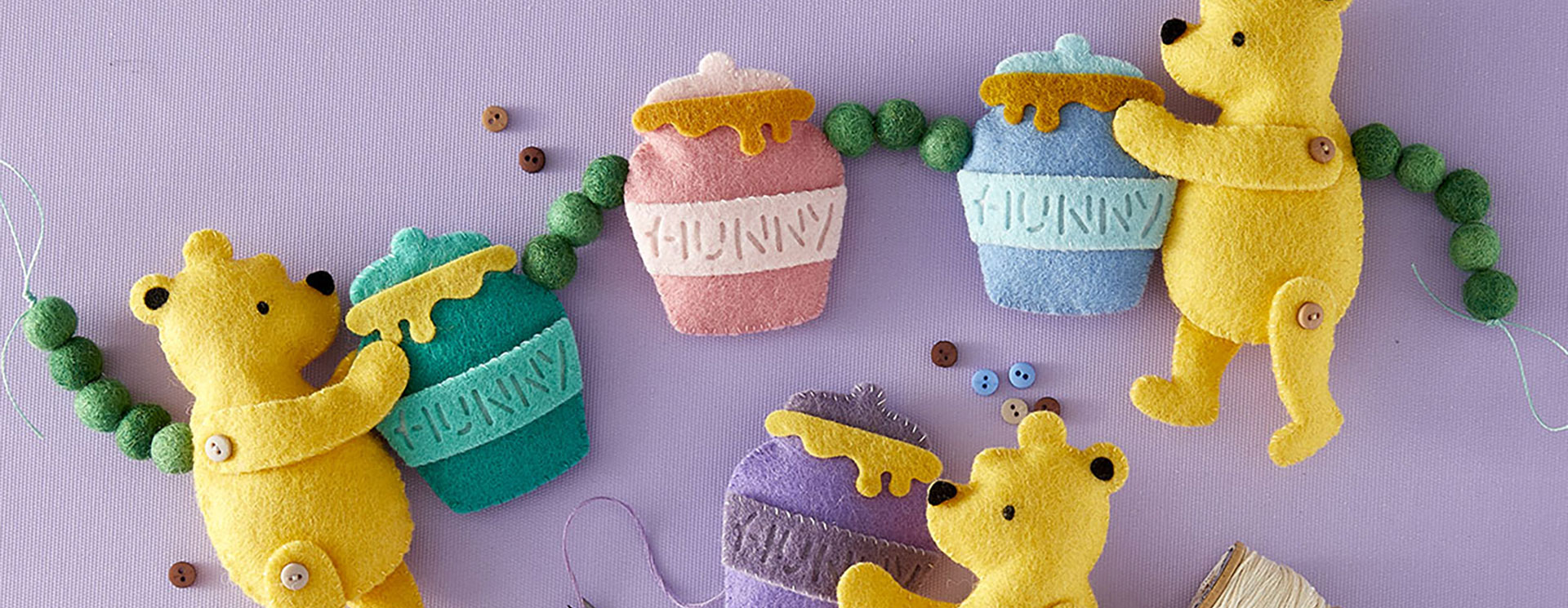 Spellbinders : Stiched Pooh