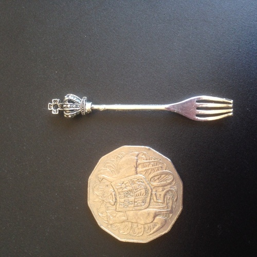 Metal - Fork Crown Topper  